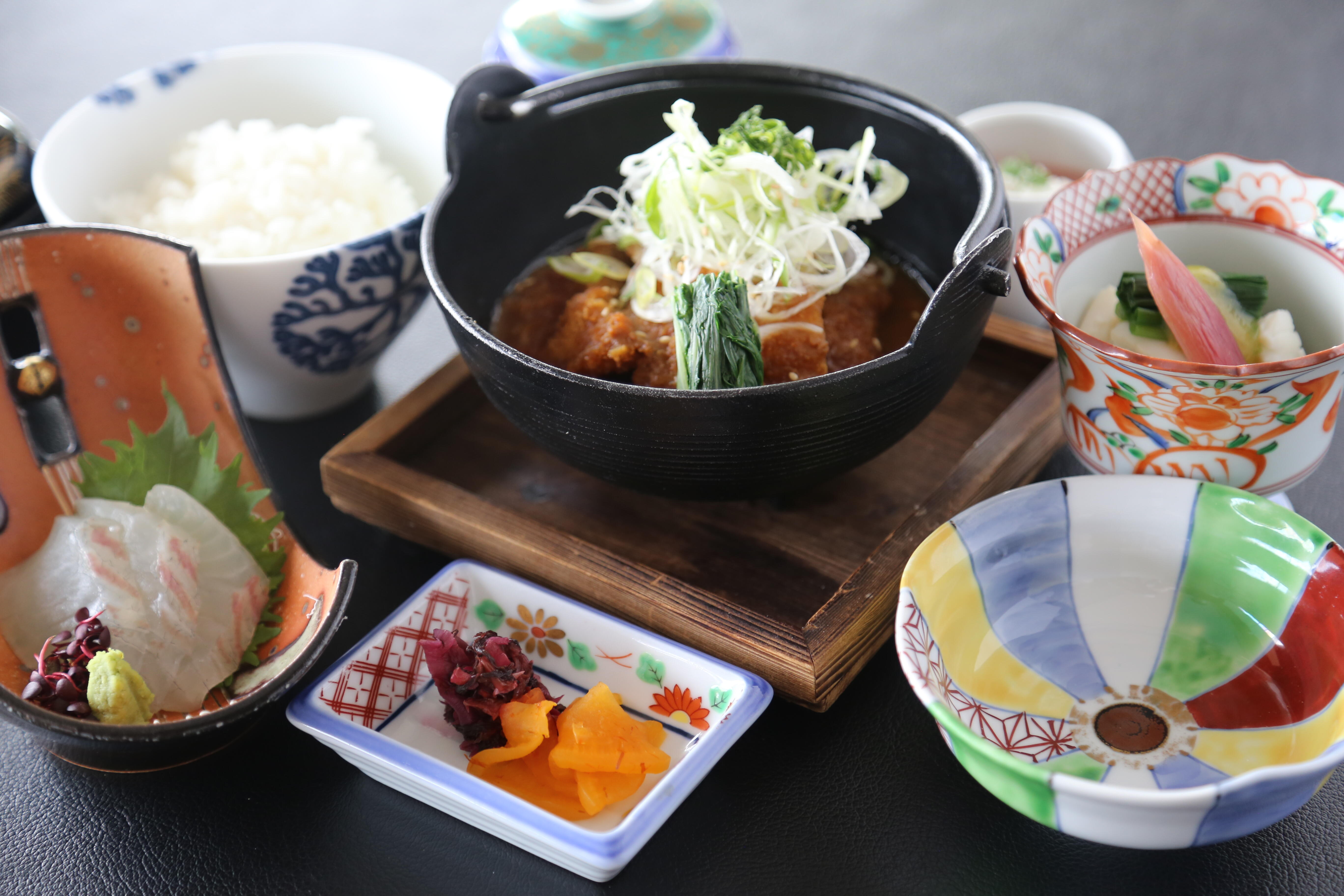 肥後あそび豚みそカツ煮御膳