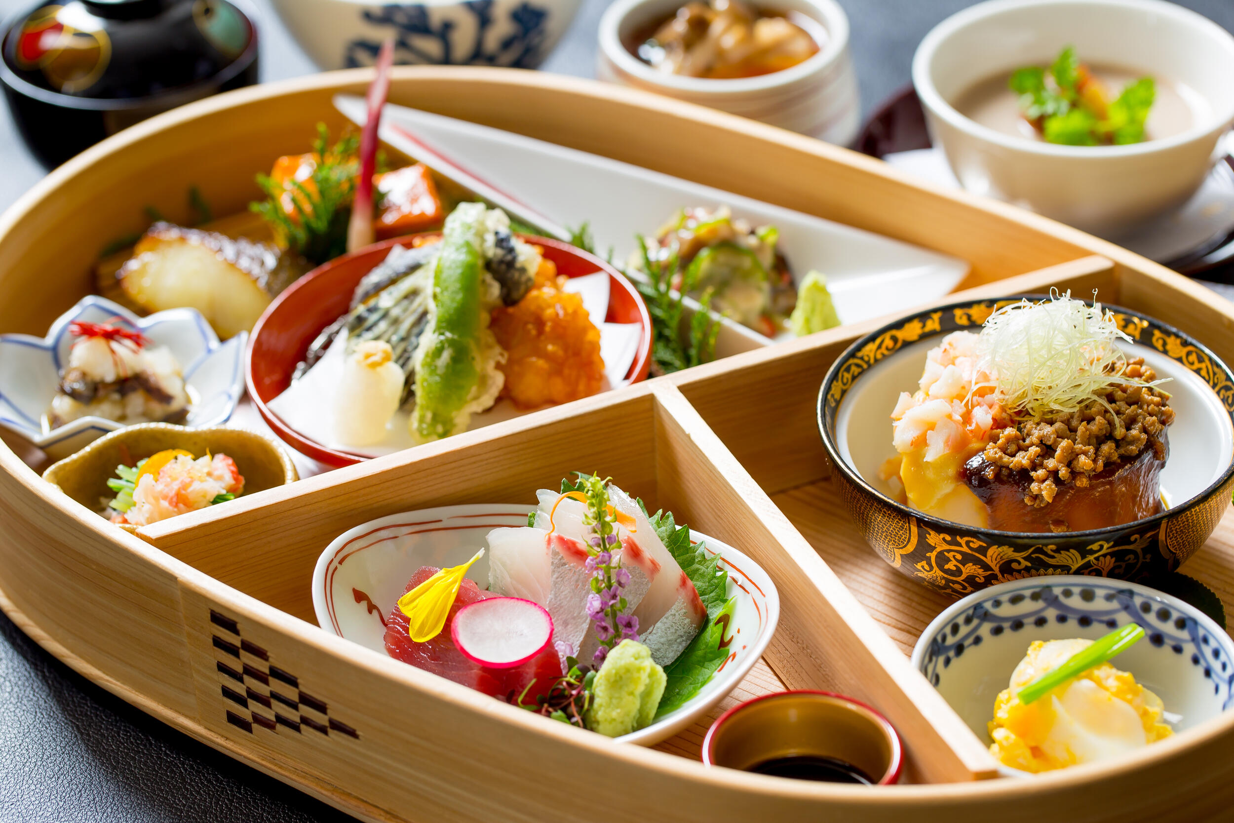 季節箱膳